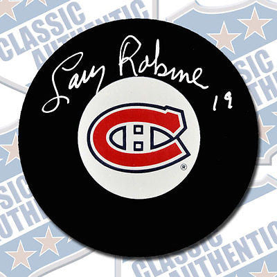 LARRY ROBINSON Montreal Canadiens autographed puck  (#1940)
