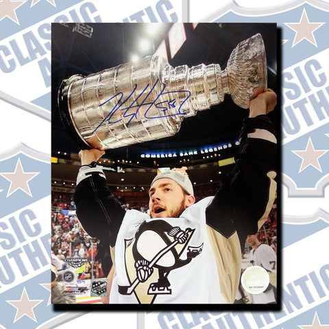 KRISTOPHER LETANG Pittsburgh Penguins autographed 8x10 photo (#1614)
