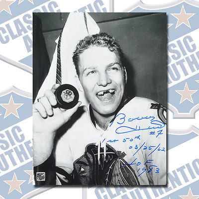 BOBBY HULL Chicago Blackhawks autographed 11x14 photo w/mutilple inscp. (#2845)