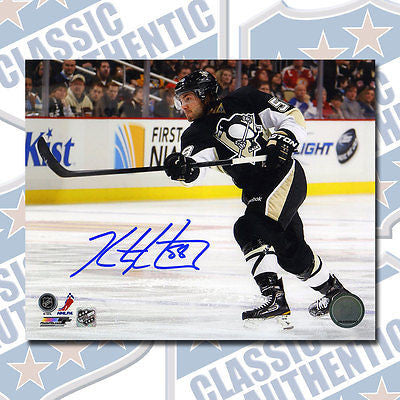 KRISTOPHER LETANG Pittsburgh Penguins autographed 8x10 photo (#1307)