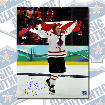 HAYLEY WICKENHEISER Team Canada autographed 11x14 photo (#3139)