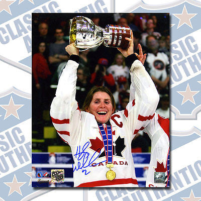 HAYLEY WICKENHEISER Team Canada autographed 8x10 photo (#3148)