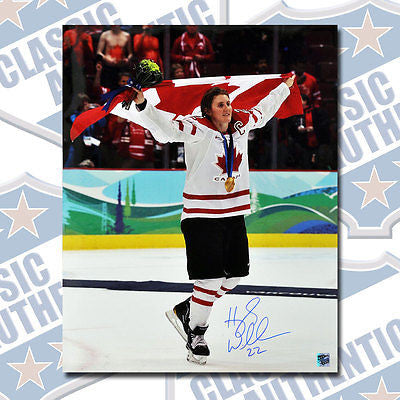 HAYLEY WICKENHEISER Team Canada autographed 16x20 photo (#3130)