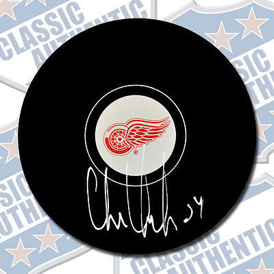 CHRIS CHELIOS Detroit Red Wings autographed puck (#1816)