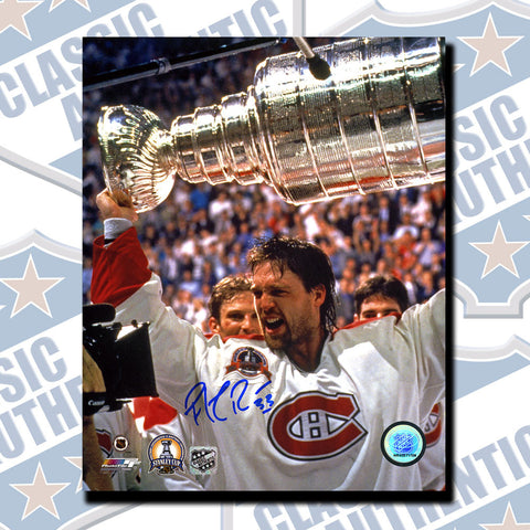 PATRICK ROY Montreal Canadiens autographed 8x10 photo (#3298)