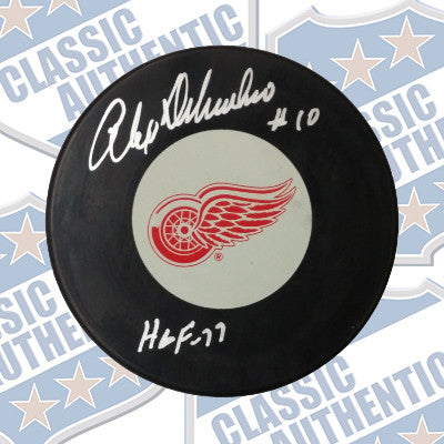 ALEX DELVECCHIO Detroit Red Wings autographed puck (#536)
