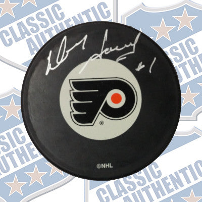 DOUG FAVELL Philadelphia Flyers autographed puck (#8809)