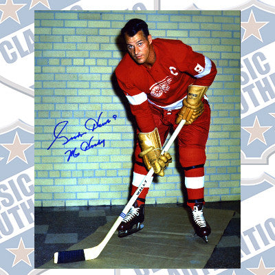 GORDIE HOWE Detroit Red Wings autographed 8x10 photo (#265)
