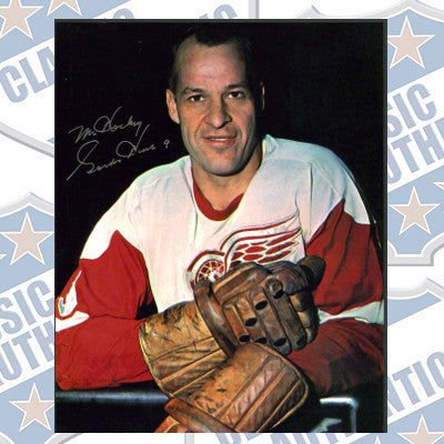 GORDIE HOWE Detroit Red Wings autographed 8x10 photo (#269)