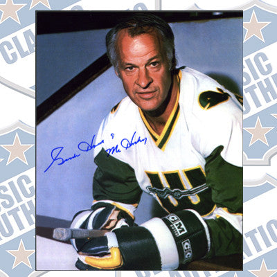 GORDIE HOWE New England Whalers autographed 8x10 photo (#261)